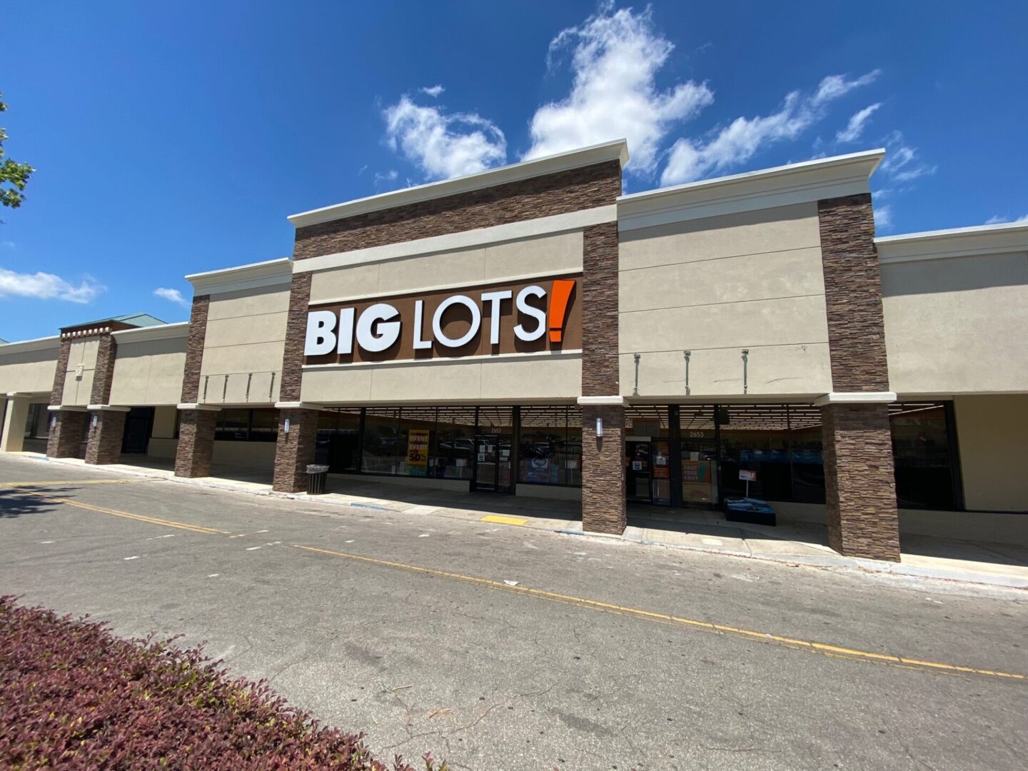 Noble Properties Shopping Center